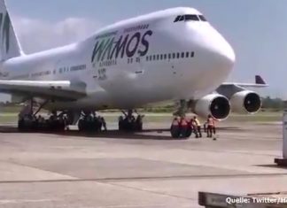 Krass! Hier wird ein Wamos Jumbo von Hand zurückgeschoben!