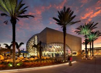 Das architektonisch beeindruckende Dalí Museum in St. Pete/Clearwater feiert 10-jähriges Jubiläum