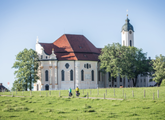 Über historische Bauwerke und den Ursprung des Radlers: Auf den Wasser-Radlwegen Oberbayern kulturelle Meisterwerke der Region entdecken
