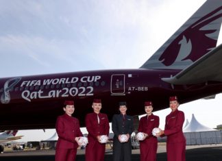 Qatar Airways begeistert Besucher der Farnborough International Airshow 2022 mit einer besonderen Boeing 777 in FIFA World Cup™-Lackierung