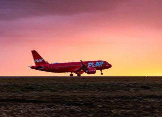 Unvergessliche Urlaubsfotos aus PLAYs Flugzeugfenster