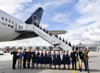 Lufthansa Crew mit neuer Tracht