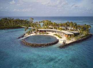 Preisgekrönte Barkeeper übernehmen die Regie in der „Eau Bar“ des The Ritz-Carlton Maldives, Fari Islands