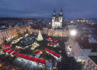 In der funkelnden Adventszeit nach Prag und Wien reisen