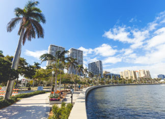 Ready to Huddle? Floridas offizielle Reisemesse findet vom 2. bis 4. Februar 2023 in West Palm Beach wieder live vor Ort statt