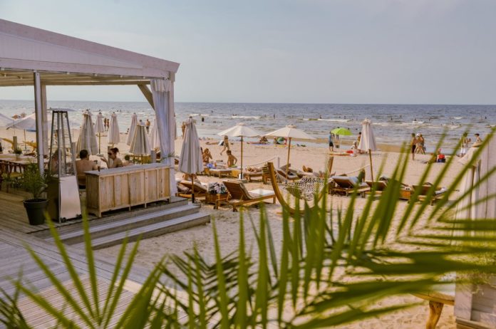 c1698bf8-28dc-44ba-ab12-1cc57b488bdd