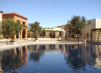 NAVARINO AGORA, EIN MIKROKOSMOS HANDVERLESENER ERLEBNISSE, ERÖFFNET AM 1. JULI