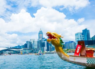 Von Drachen, die durch Tore fliegen und übers Wasser gleiten