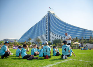 JUMEIRAH BEACH HOTEL: FUSSBALLCAMP MIT LEGENDEN DER ERSTEN LIGA