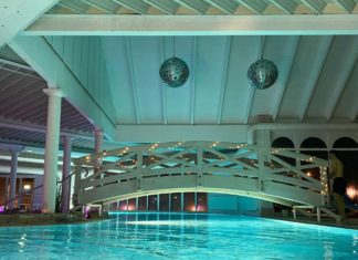 Stimmungsvolles Lichtermeer „Summer wine“ am Weissenhäuser Strand