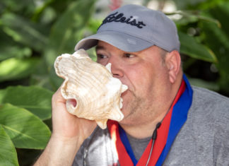 Muschelblasen, Ostereisuche unter Wasser und Key Lime Pie Eating Championship: So skurril feiern die Florida Keys