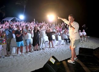 Weltstars singen in Mexiko unter Palmen für den guten Zweck