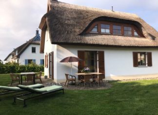 Urlaub mit Hund, Reethaus am Meer: Santa Maria Grundstück eingezäunt