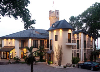 Relais & Châteaux Hotel Burg Schwarzenstein: Luxusurlaub mit Hund – hier checken Zwei- und Vierbeiner stilvoll ein