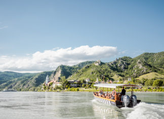Frühlingserwachen in der Wachau: Hotel Schloss Dürnstein erstrahlt wieder mit der Marillenblüten-Saison 2025