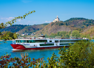 Ein Blick hinter die Reling der RHEIN MELODIE in Köln