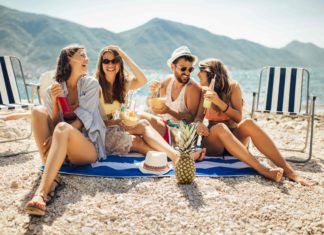 Reiselust statt Lernfrust: Corendon Airlines schenkt Studenten, Schülern und Azubis 10 Prozent Rabatt auf ihren nächsten Flug