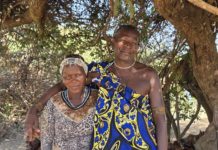 Angola: Wie das Treffen eines Königs zu einem magischen Moment mit Ansage zum Weltfrieden wurde