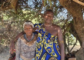 Angola: Wie das Treffen eines Königs zu einem magischen Moment mit Ansage zum Weltfrieden wurde