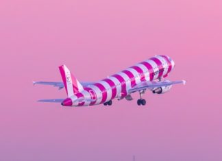 Brustkrebsmonat Oktober: Condor fliegt wieder pinkAuch in diesem Jahr macht die Airline sich für Prävention und Früherkennung stark