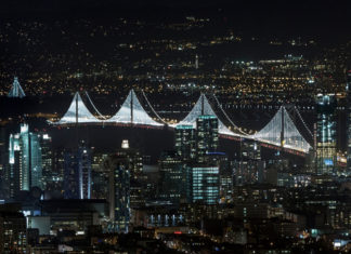 Neue Lichtershow über der Bucht: San Franciscos Bay Bridge leuchtet wieder