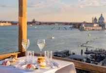 Zeitlose Eleganz am Wasser: Das Relais & Châteaux Londra Palace Venezia erzählt die Geschichte Venedigs neu