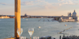 Zeitlose Eleganz am Wasser: Das Relais & Châteaux Londra Palace Venezia erzählt die Geschichte Venedigs neu