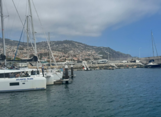 Madeira vom Ozean aus erkunden