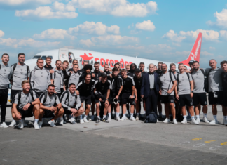 Anpfiff in Istanbul: Lukas Podolskis Fußballverein Górnik Zabrze fliegt mit Corendon Airlines zum UEFA Champions League-Qualifikationsspiel
