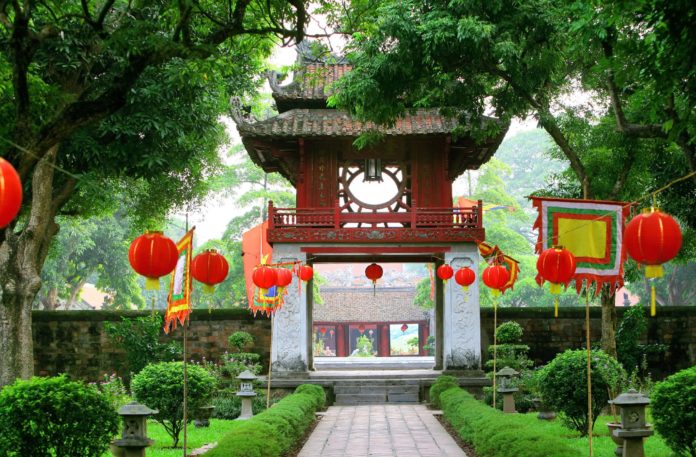 Hanoi - Literaturtempel (Khuê Văn Các) (c) courtesy of LOT Polish Airlines