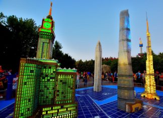 Sonnenfinsternis trifft Miniatur-WeltLEGOLAND® Deutschland hält den Himmel über dem MINILAND fest