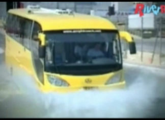 Willi Herren mit Reisebus auf der Donau !